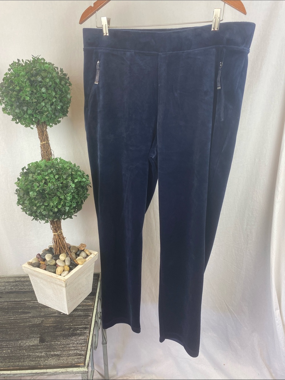 Chico’s Navy Blue Soft Velvet Casual Athleisure Lounge Pants NEW 2 L